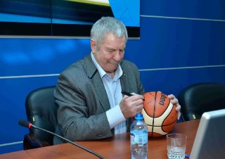 Умер легендарный олимпийский чемпион по баскетболу Иван Едешко